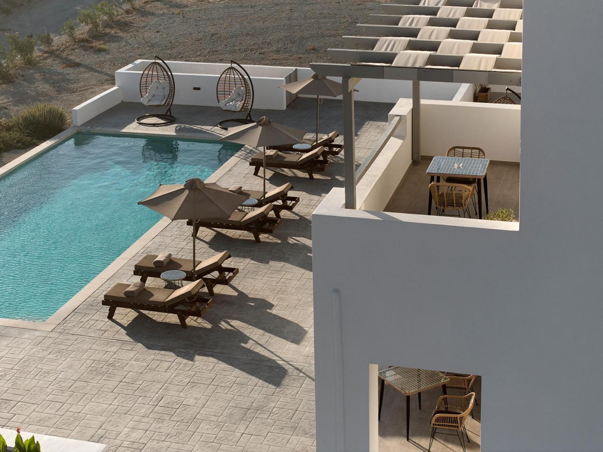 Kedros Milos Suites Adamantas  Екстериор снимка