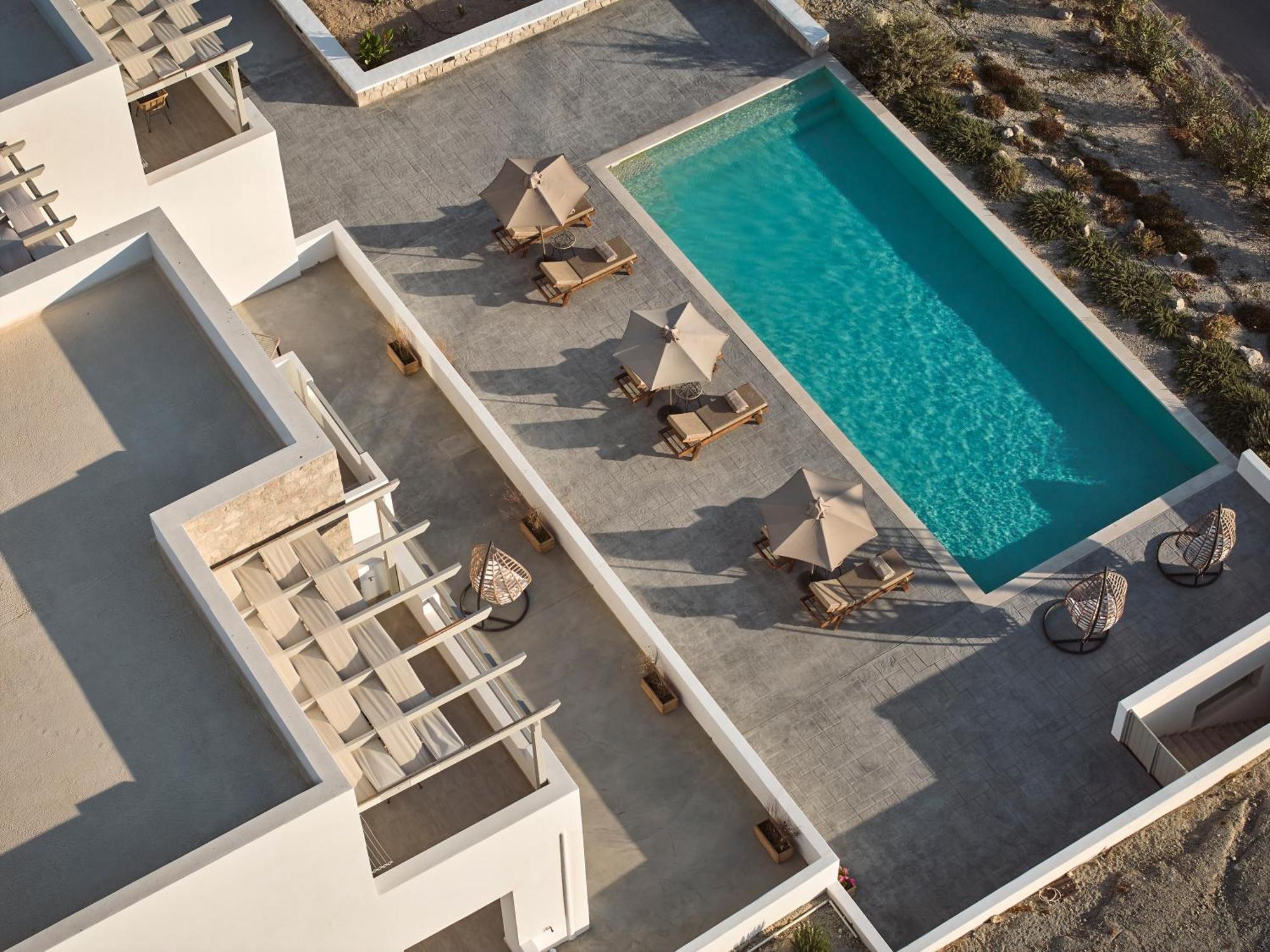 Kedros Milos Suites Adamantas  Екстериор снимка
