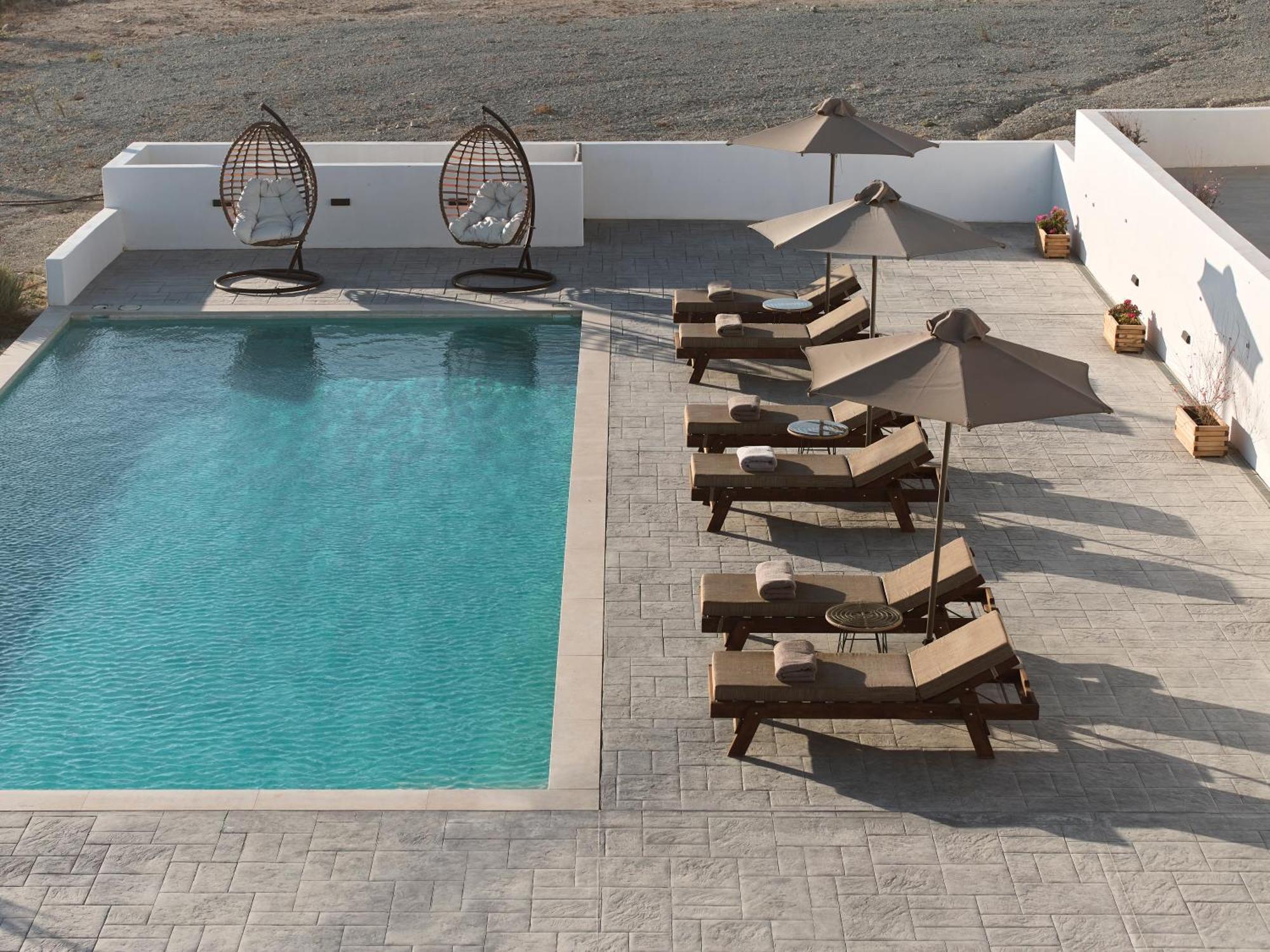 Kedros Milos Suites Adamantas  Екстериор снимка
