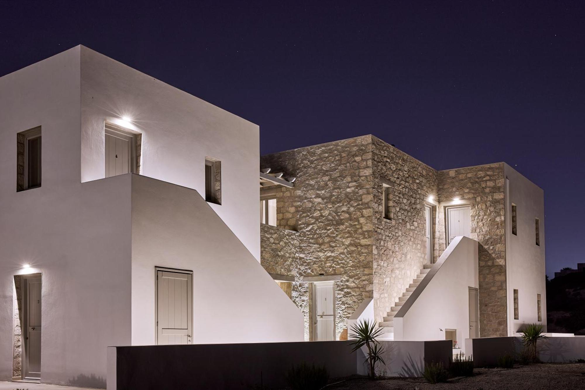 Kedros Milos Suites Adamantas  Екстериор снимка