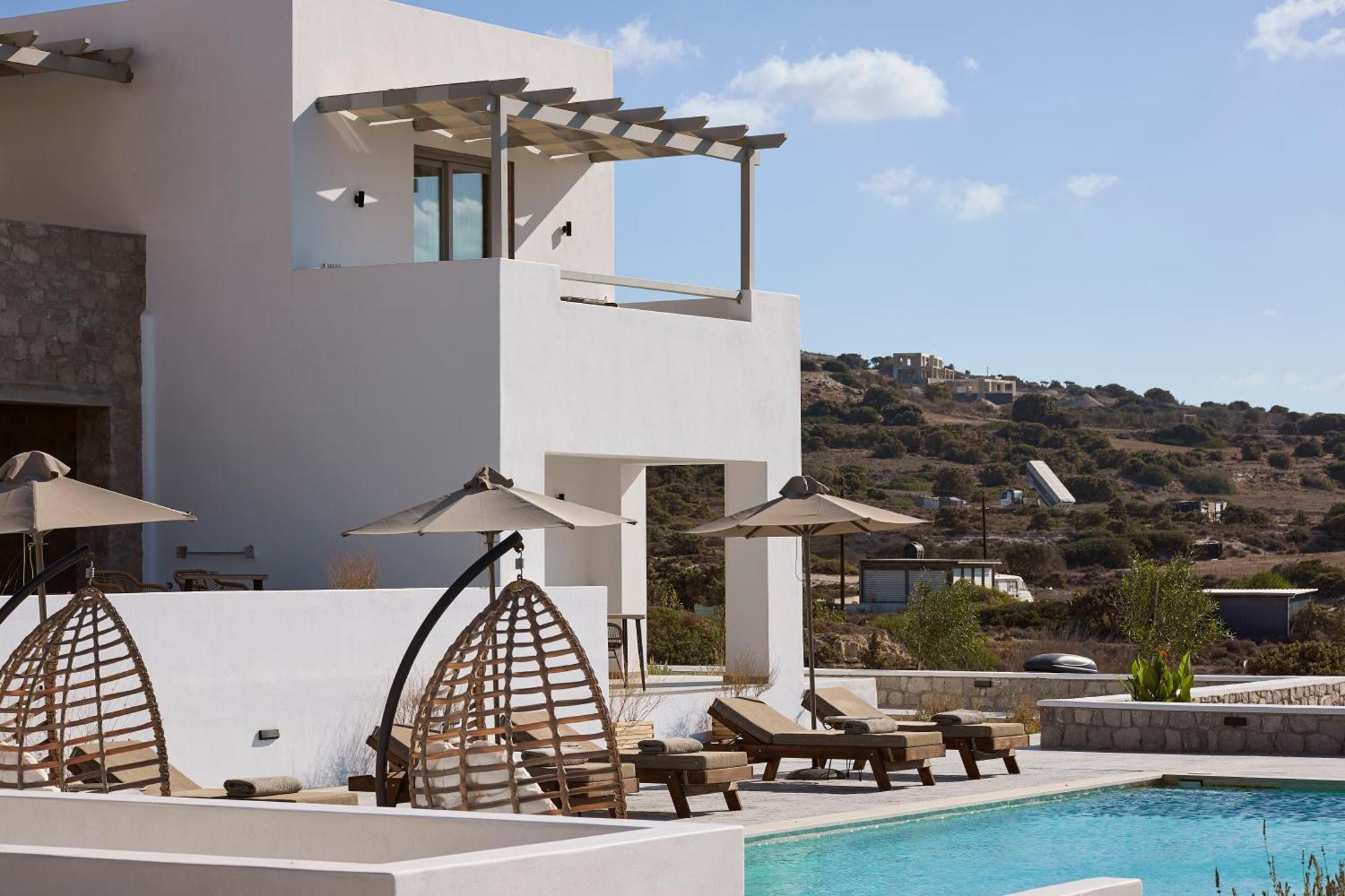 Kedros Milos Suites Adamantas  Екстериор снимка
