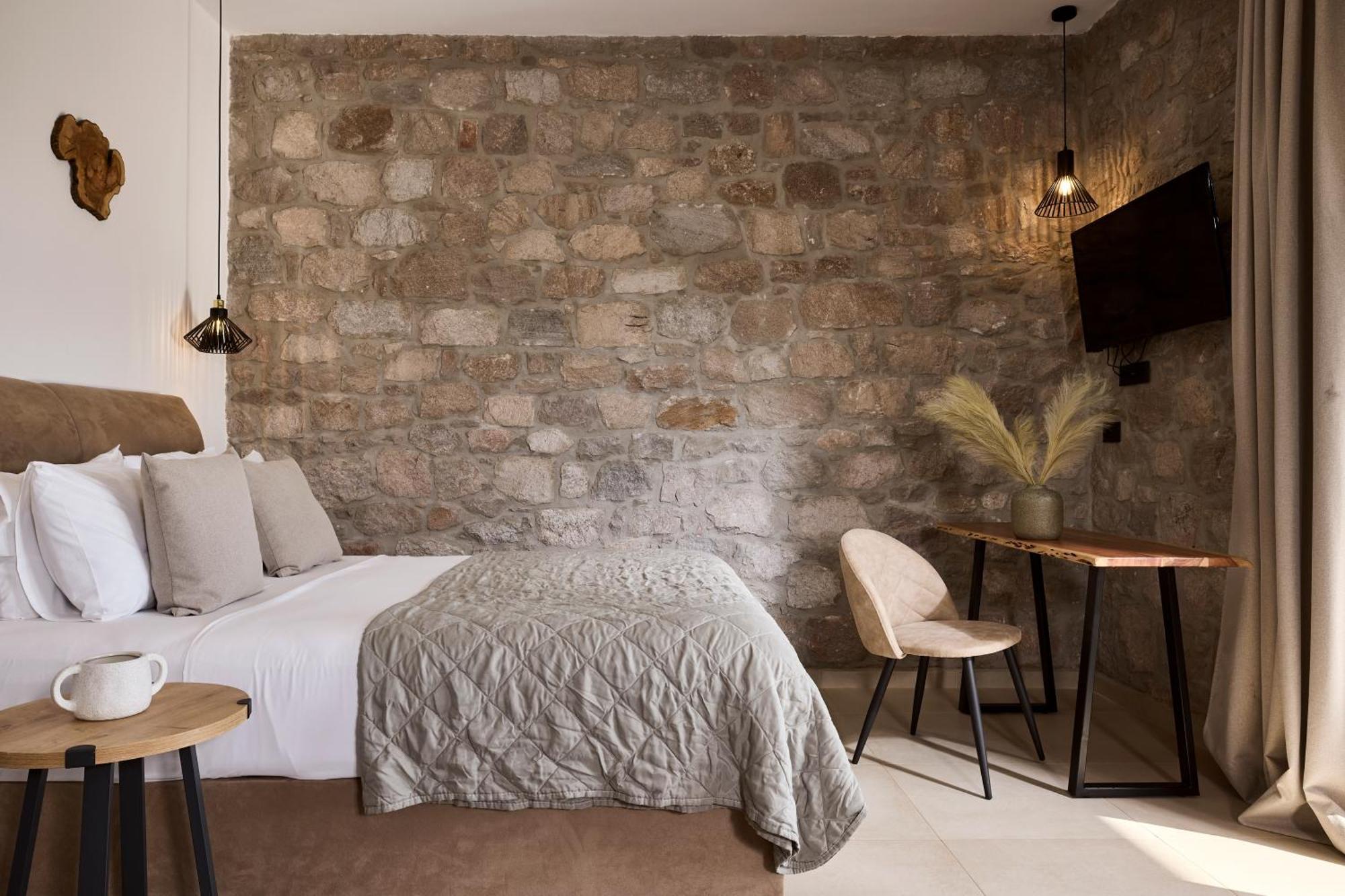 Kedros Milos Suites Adamantas  Екстериор снимка