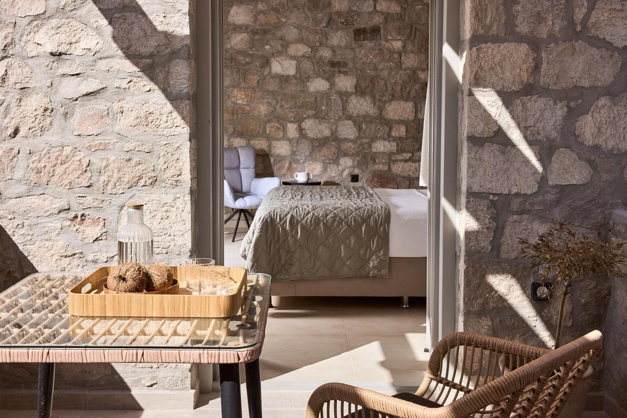 Kedros Milos Suites Adamantas  Стая снимка