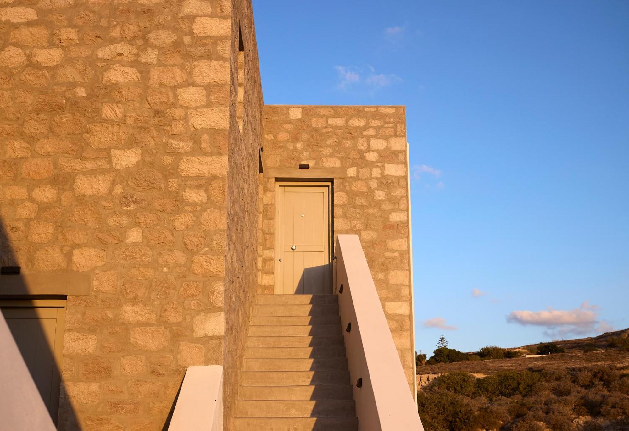 Kedros Milos Suites Adamantas  Екстериор снимка