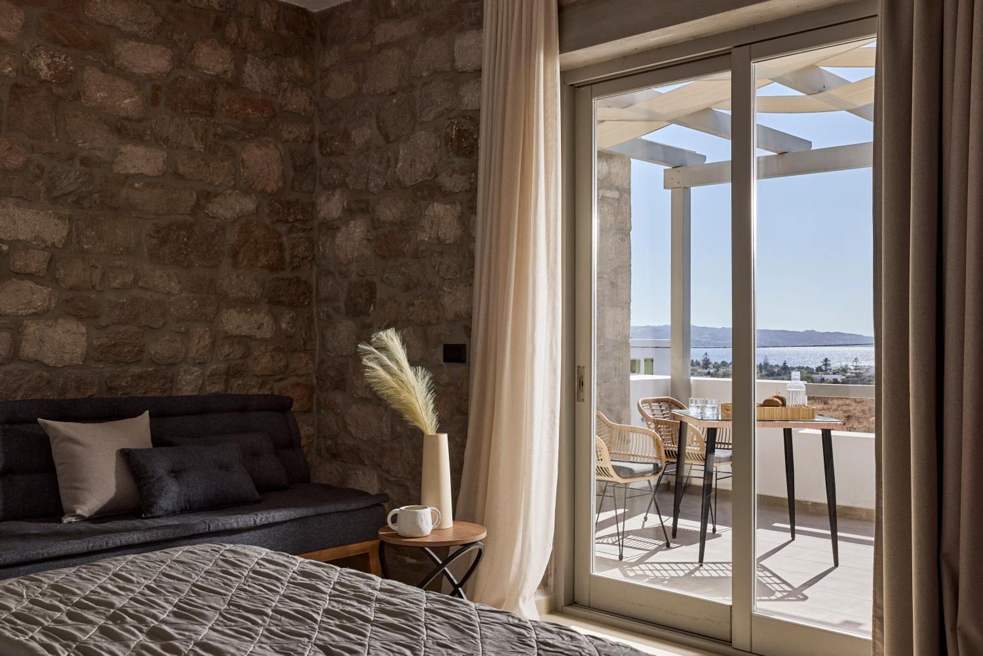 Kedros Milos Suites Adamantas  Стая снимка