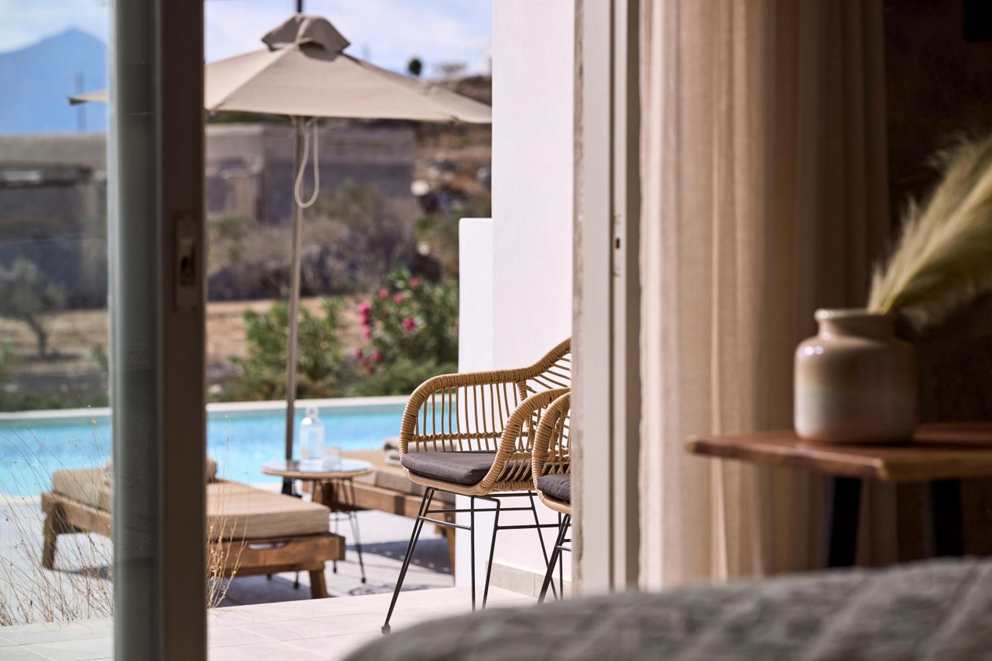 Kedros Milos Suites Adamantas  Стая снимка