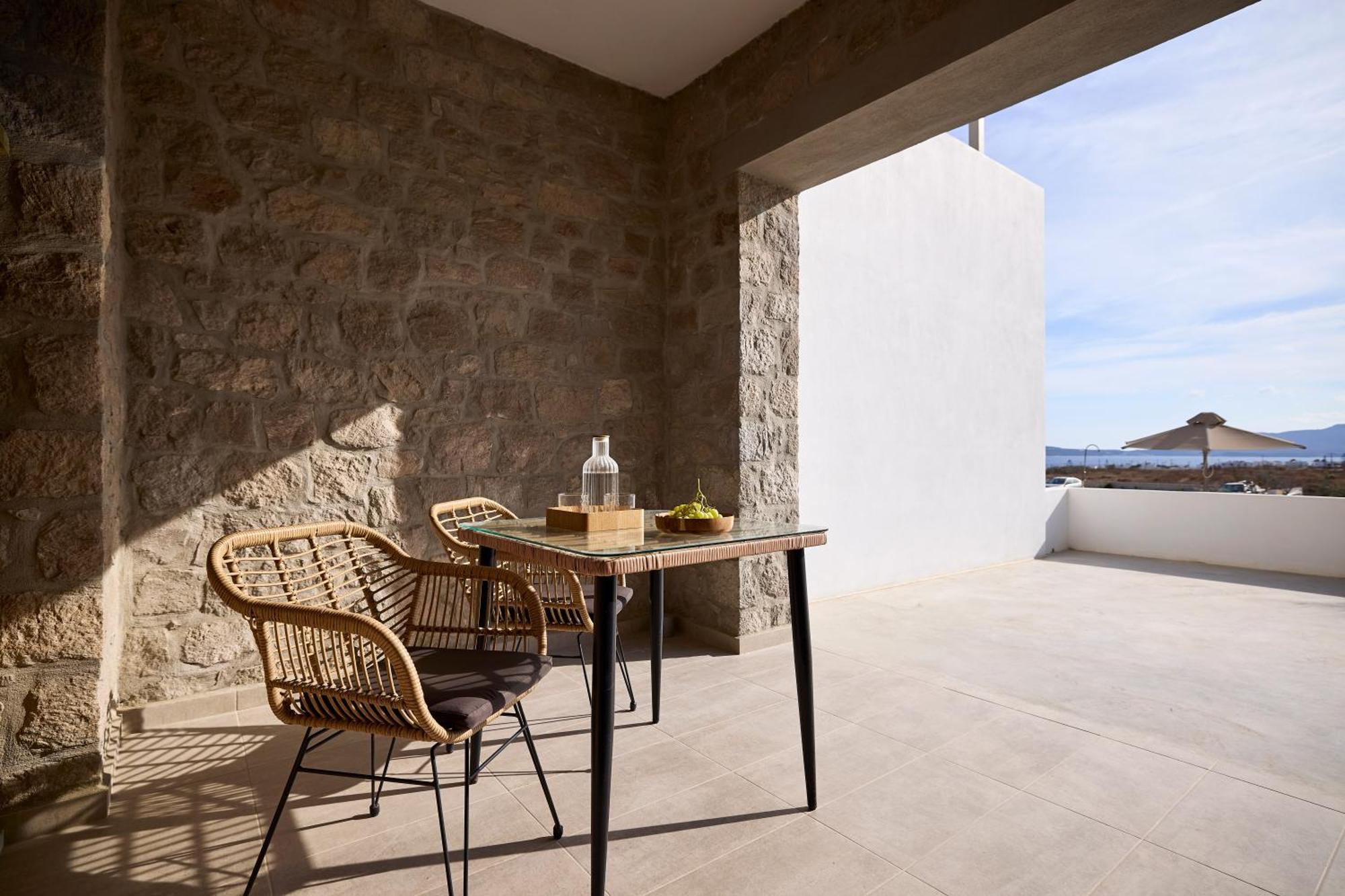 Kedros Milos Suites Adamantas  Стая снимка
