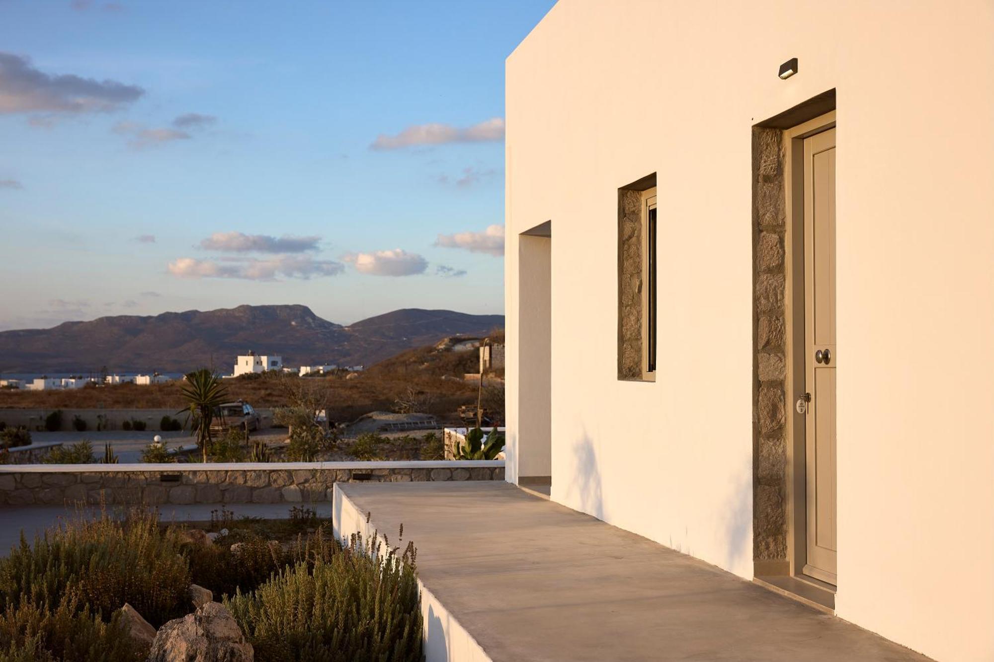 Kedros Milos Suites Adamantas  Стая снимка