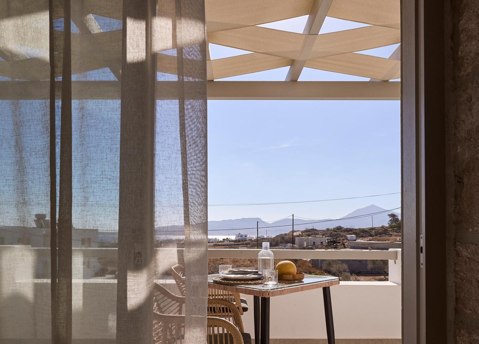 Kedros Milos Suites Adamantas  Стая снимка
